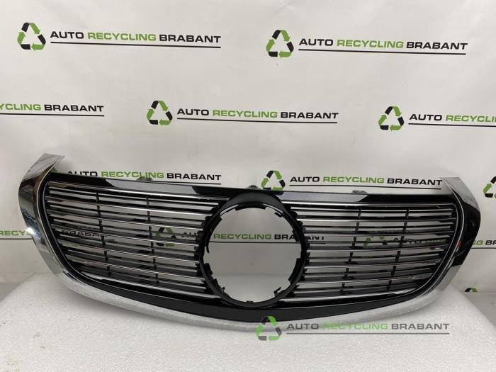 Calandre d'un Mercedes EQC, Autos : Pièces & Accessoires, Carrosserie & Tôlerie, Utilisé, 3 mois de garantie, Enlèvement ou Envoi