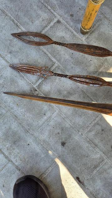 3 decoratieve speer te koop.  beschikbaar voor biedingen
