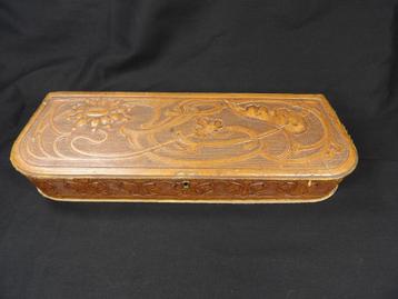 Antiek Art Nouveau handschoenenkistje beschikbaar voor biedingen