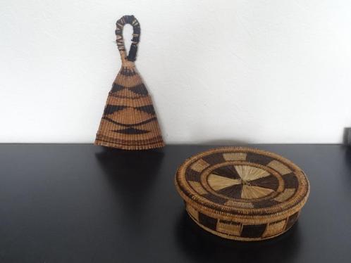 Très ancien panier et éventail de feu du Congo, Kasaï / Kuba, Antiquités & Art, Art | Art non-occidental, Envoi