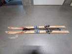 Paar skis met skistokken, Sport en Fitness, Ophalen