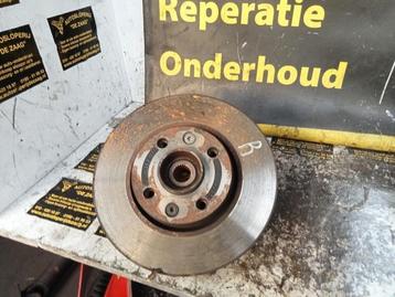 Fusee rechts-voor van een Renault Clio beschikbaar voor biedingen