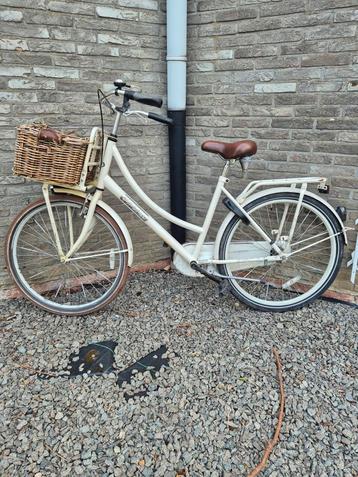 Meisjes Fiets 0-16 Jaar met eigen slot beschikbaar voor biedingen