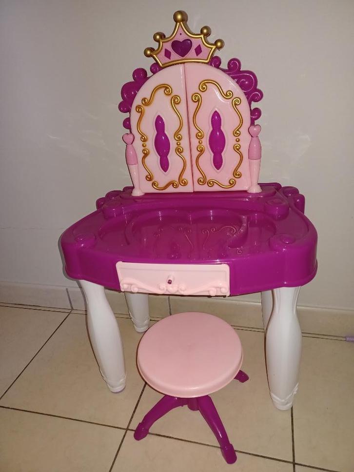 Make-uptafel en stoeltje, Kinderen en Baby's, Speelgoed | Overig, Gebruikt, Jongen of Meisje, Ophalen