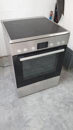 Elektrisch fornuis met keramische kookplaat en oven. Bosch, Enlèvement, Utilisé