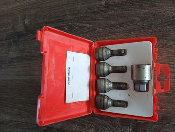 boulon anti vol beschikbaar voor biedingen