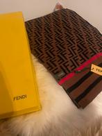 Mooie nieuwe fendi sjaal, Vêtements | Femmes, Comme neuf, Enlèvement ou Envoi