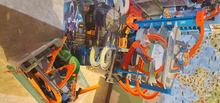 Hot wheels ultimate garage en stad, Kinderen en Baby's, Speelgoed | Racebanen, Zo goed als nieuw, Racebaan, Hot Wheels, Zelf te bouwen