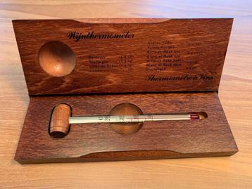 wijn thermometer in houten doosje beschikbaar voor biedingen