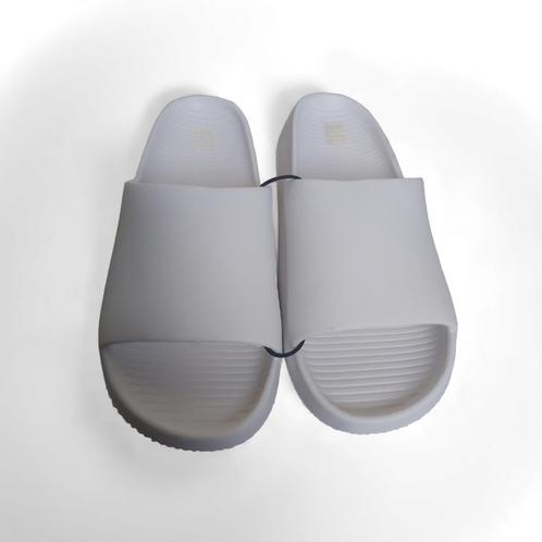 Heren slippers effen wit 44, Kleding | Heren, Schoenen, Nieuw, Slippers, Wit, Verzenden