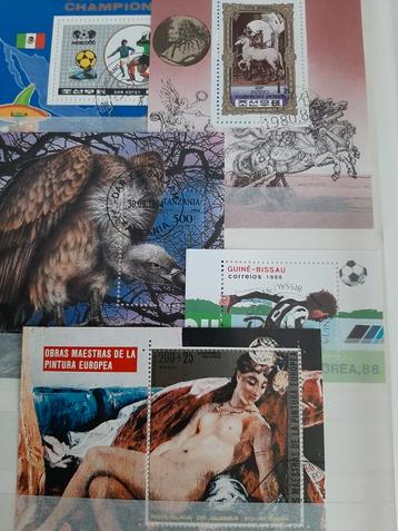 Blauw King album vol met 188 blokken wereld gestempeld  beschikbaar voor biedingen