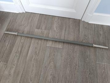 Lange baar (147cm, 2,5cm) beschikbaar voor biedingen
