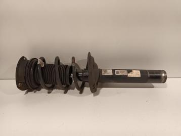 VEERPOOT LINKS VOOR Volkswagen Golf VII (AUA) (5Q0413031FN) beschikbaar voor biedingen