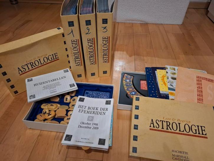 UNIEKE astrologieset NIEUW, Hobby en Vrije tijd, Gezelschapsspellen | Overige, Zo goed als nieuw, Ophalen