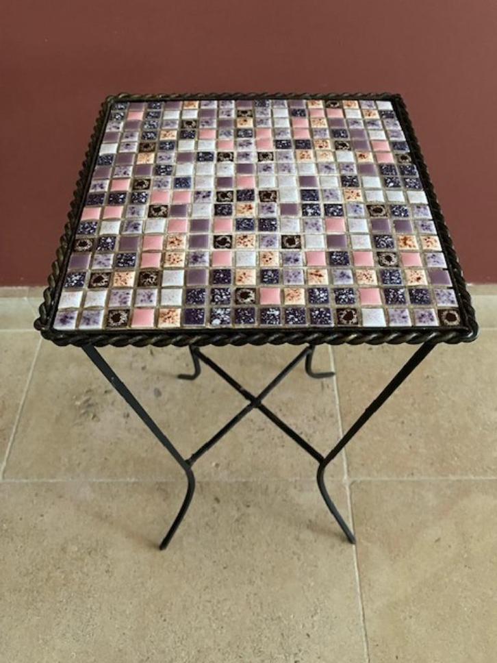 Retro bijzettafeltje met mozaïek steentjes (jaren 60), Verzamelen, Retro, Huis en Inrichting, Ophalen of Verzenden