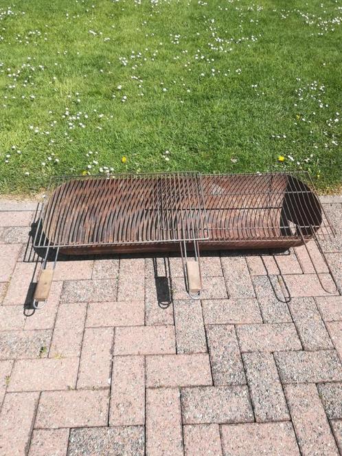 barbecue grand volume en acier, Tuin en Terras, Houtskoolbarbecues, Gebruikt, Met accessoires, Ophalen