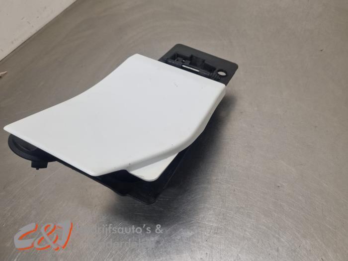 Tank Klep van een Opel Vivaro, Auto-onderdelen, Carrosserie, Opel, Gebruikt, 3 maanden garantie, Ophalen of Verzenden