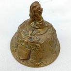 Kleine antieke bel met wapenschild, Ophalen of Verzenden, Koper