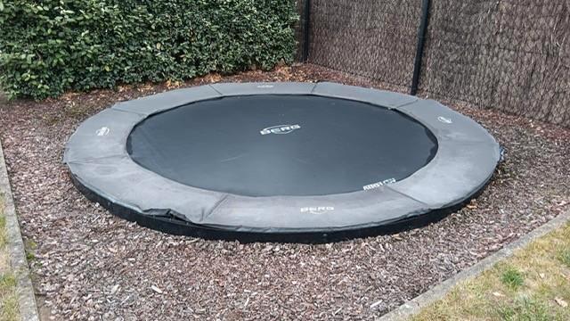 BERG flat ground trampoline 330 cm, Kinderen en Baby's, Speelgoed | Buiten | Trampolines, Gebruikt, Ophalen