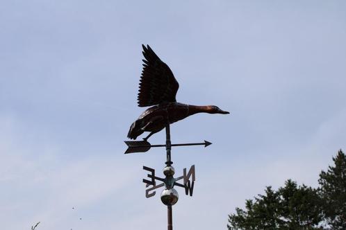 smeedijzeren windwijzer in eendenkleuren., Tuin en Terras, Tuinwanddecoratie, Nieuw, Ophalen