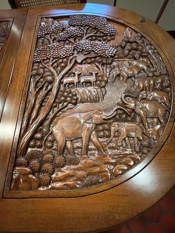 Gesculpteerde Oosterse ovale tafel erg mooi 150x100   beschikbaar voor biedingen