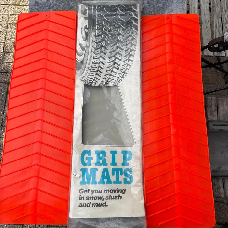 NOS paar Gripmatten Off Road Link51 Accessoire VW, Auto diversen, Auto-accessoires, Zo goed als nieuw, Verzenden