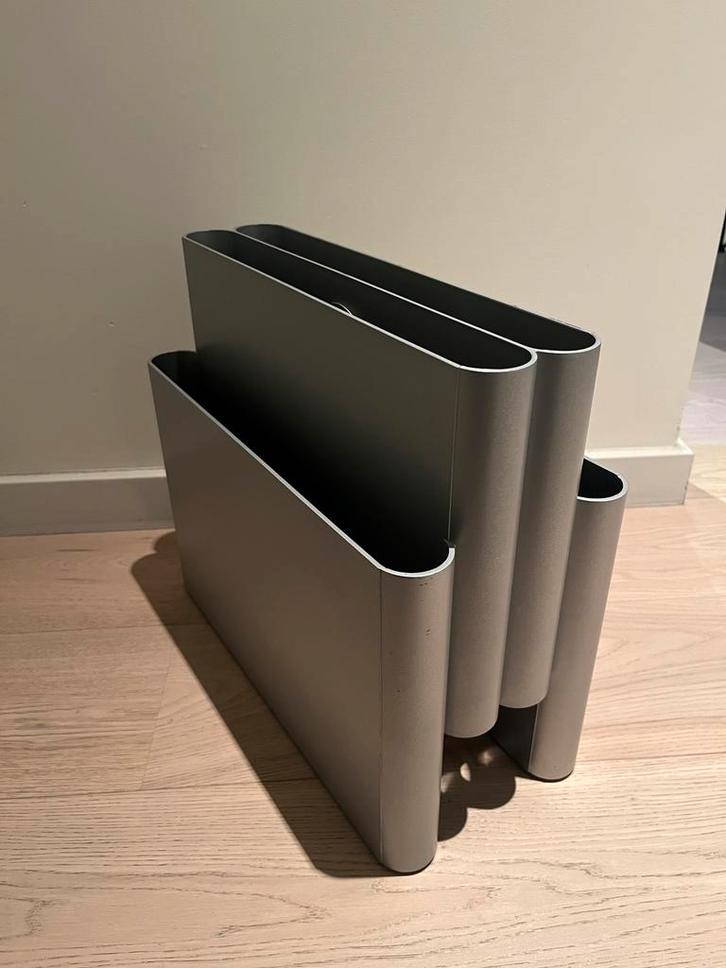 Vintage kartell tijdschriftenhouder, Antiek en Kunst, Kunst | Designobjecten, Ophalen