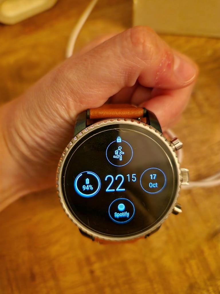 Fossil Smartwatch Q Explorist HR Montres connect es 2ememain