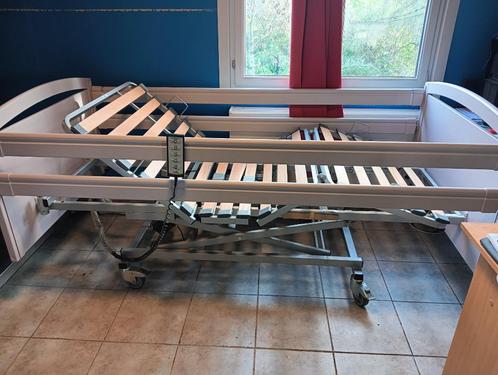 Elektrisch bed voor medisch gebruik, Diversen, Verpleegmiddelen, Gebruikt, Ophalen