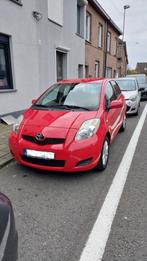 Toyota Yaris1.33 VVTiL 6 versnellingen rood, Auto's, Toyota, Voorwielaandrijving, Elektrische ramen, Stof, 4 cilinders