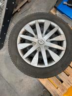 Winderbanden op velg 205/60R16, Ophalen, Zo goed als nieuw