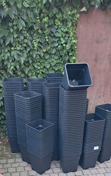 kweekpot , bloempot , 11 liter , vierkant beschikbaar voor biedingen