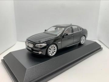 BMW 5-serie 5er Saloon (Type F10) 2010 - Schuco beschikbaar voor biedingen