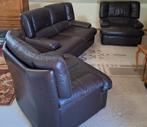 Lederen zetels. 2 + 1 + 1 zit.
Donker bruin. Gebruikt.
Leder, Huis en Inrichting, Ophalen