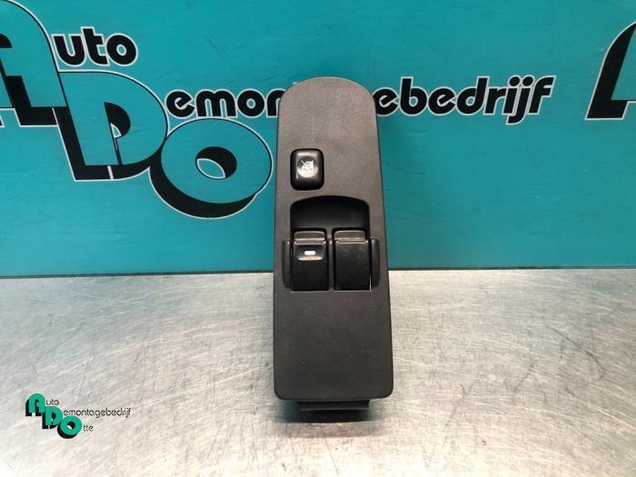 Elektrisch Raam Schakelaar van een Mitsubishi Colt (Colt 04-, Auto-onderdelen, Dashboard en Schakelaars, Mitsubishi, Gebruikt