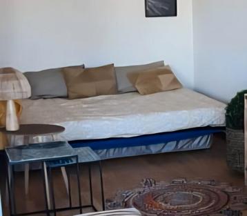slaapbank, kan omgevormd worden tot sofa beschikbaar voor biedingen