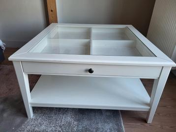 Salontafel met lade en glazen blad beschikbaar voor biedingen