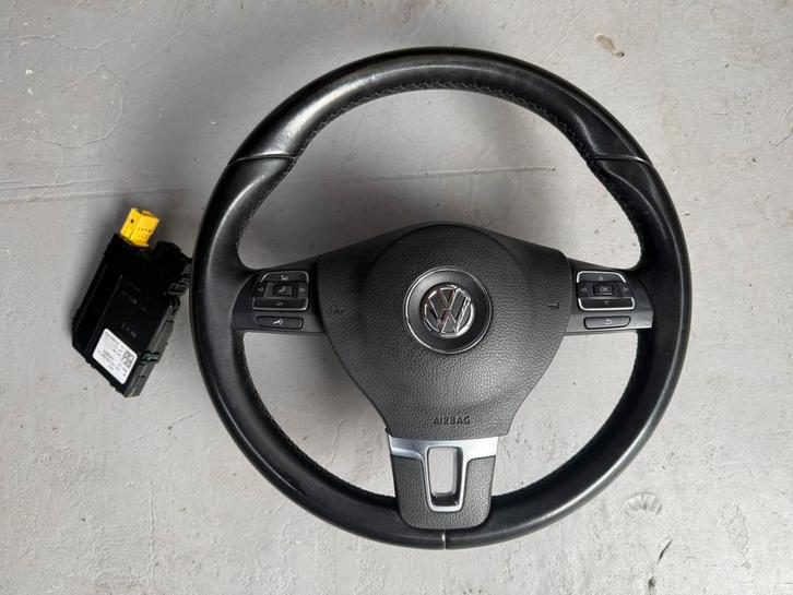 Volant cuir Golf 6 multifonctions, Autos : Pièces & Accessoires, Commande, Enlèvement