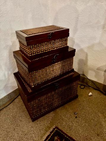 3 decortieve houten kistjes beschikbaar voor biedingen