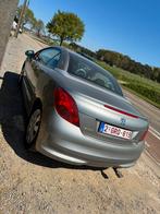 Kleur is grijs de merk is peugeot 207 cabrio, Auto's, 4 zetels, Stof, 4 cilinders, Cabriolet