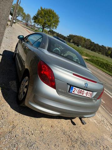 Kleur is grijs de merk is peugeot 207 cabrio, Autos, Argent ou Gris, Achat, Vitres électriques, Cabriolet