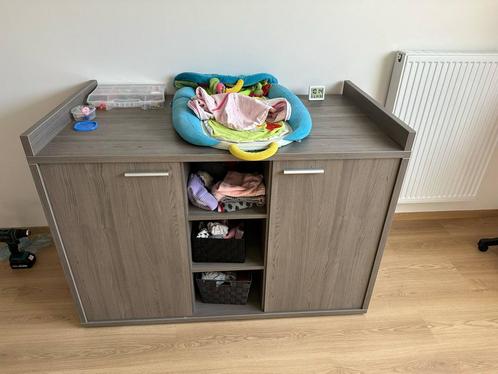 Commode en babybed te koop, Kinderen en Baby's, Kinderkamer | Commodes en Kasten, Commode, Ophalen