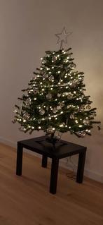 Kerstboom 140 cm inclusief versiering, zonder verlichting, Ophalen, Zo goed als nieuw, Binnen