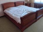 Slaapkamer bestaande uit éénpersoonsbedden (2 stuks), Huis en Inrichting, Slaapkamer | Bedden, Ophalen, 90 cm, Eenpersoons, Bruin