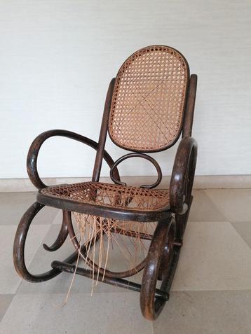 Kinder schommelstoel Thonet beschikbaar voor biedingen