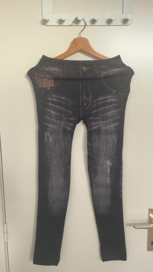 Legging noir effet jean usé avec poche léopard, Kleding | Dames, Leggings, Maillots en Panty's, Nieuw, Legging, Maat 36/38 (S)