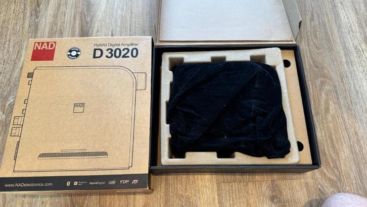 NAD D 3020 DAC & Digital Amplifier, Audio, Tv en Foto, Converters, Zo goed als nieuw, Ophalen of Verzenden