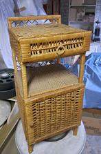 Rieten nachtkastje van rotan, Huis en Inrichting, Slaapkamer | Nachtkastjes, Ophalen of Verzenden, Zo goed als nieuw