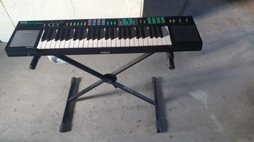 Yamaha keyboard (PSR- 22) + staander beschikbaar voor biedingen