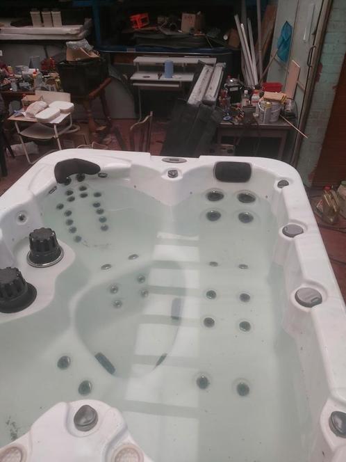 Jacuzzi à vendre je répare toutes marques, Jardin & Terrasse, Accessoires de piscine, Comme neuf, Enlèvement ou Envoi